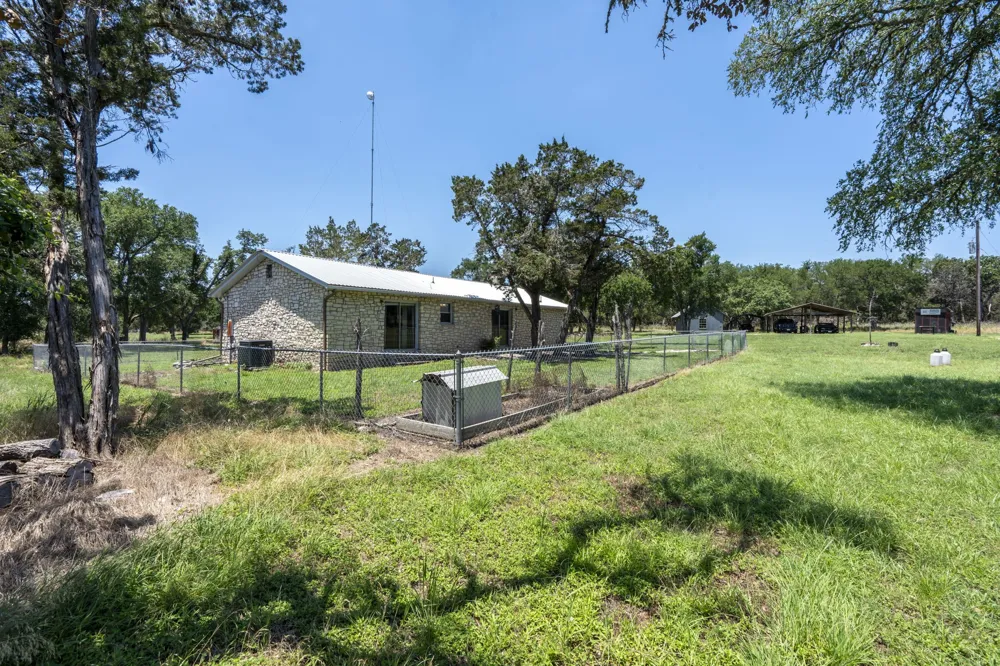 801 Billie Brooks Lane Driftwood, TX 78619