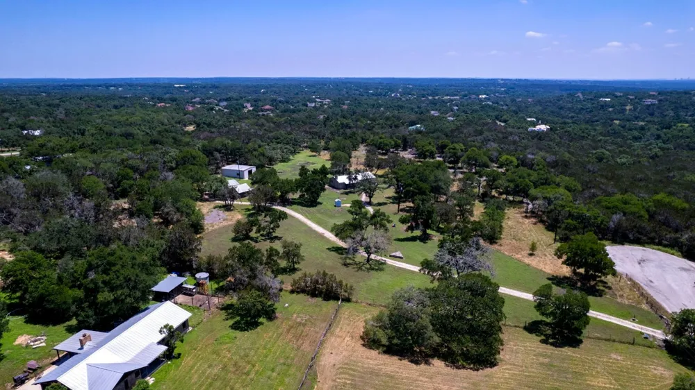 801 Billie Brooks Lane Driftwood, TX 78619