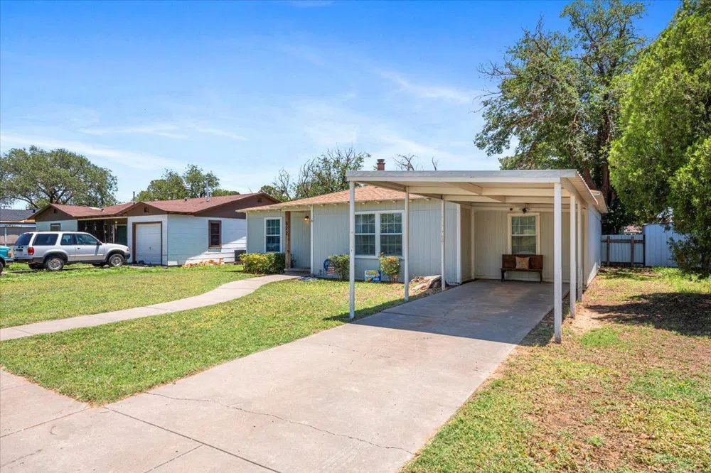 522 Double U Drive Levelland, TX 79336