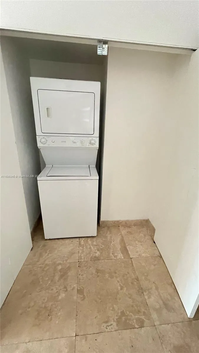 350 S Miami Ave #2302 Miami, FL 33130