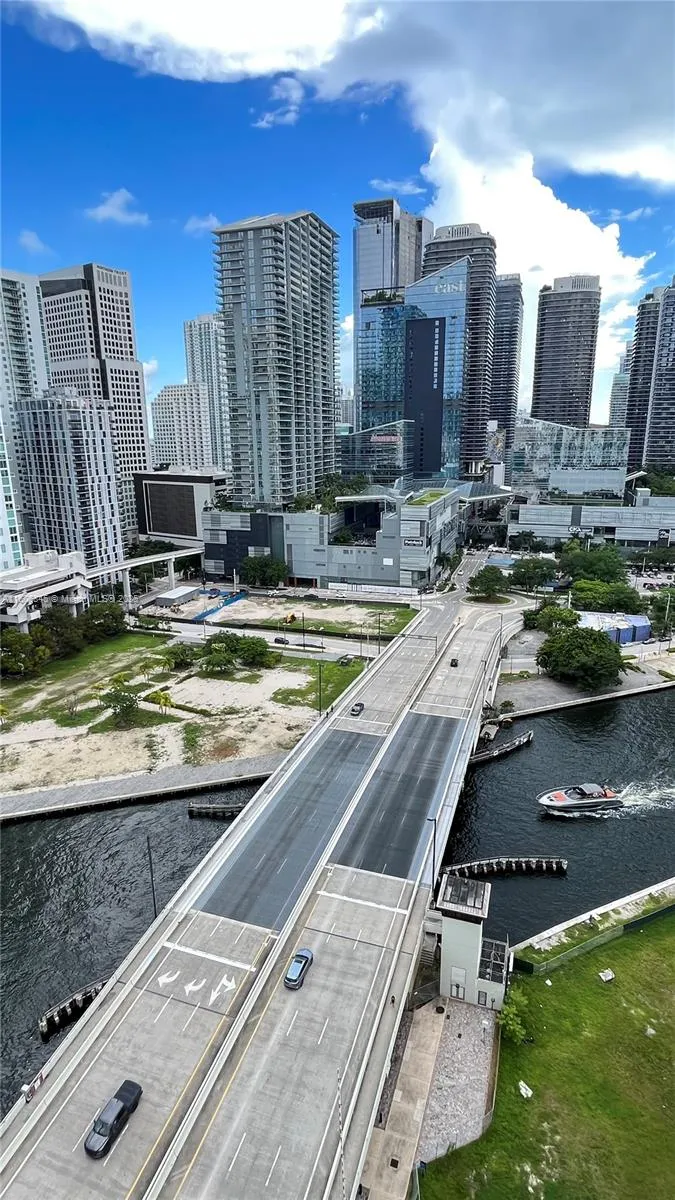 350 S Miami Ave #2302 Miami, FL 33130
