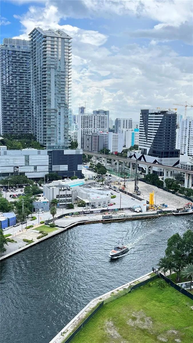 350 S Miami Ave #2302 Miami, FL 33130