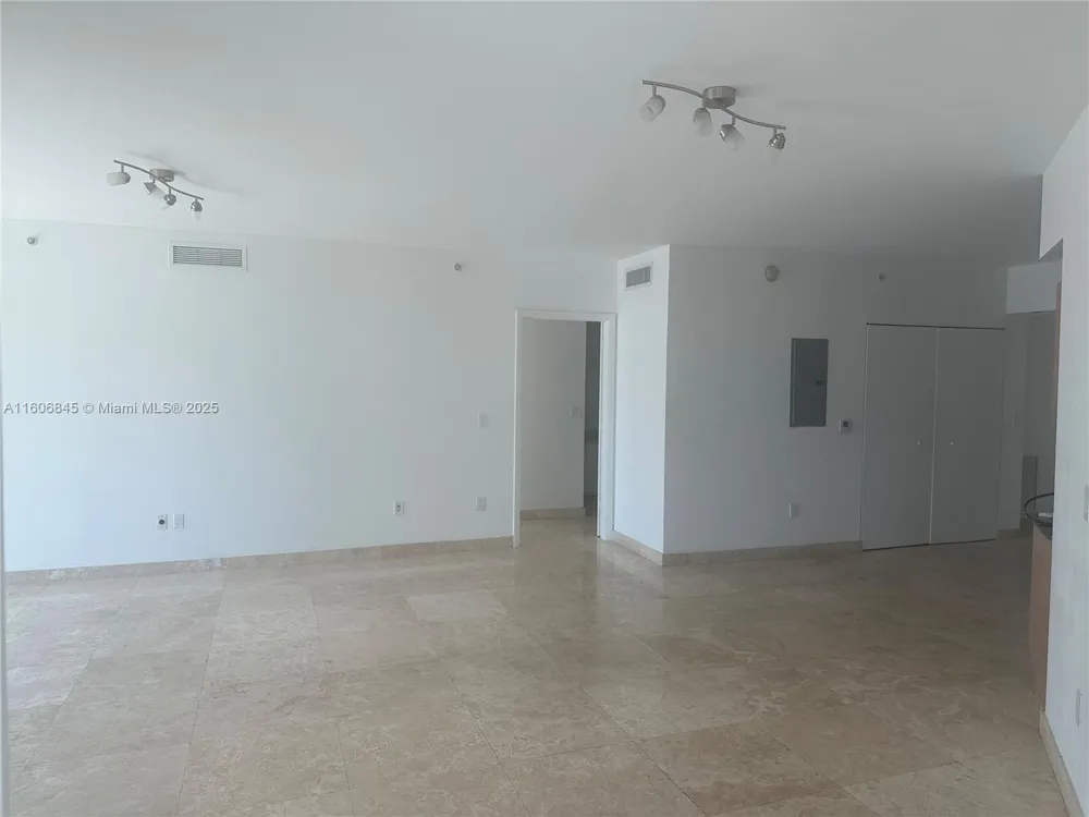 350 S Miami Ave #2302 Miami, FL 33130