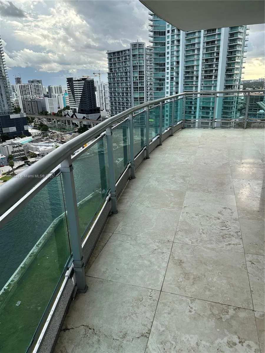 350 S Miami Ave #2302 Miami, FL 33130