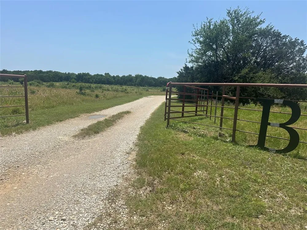 1791 Crawford Lane Graford, TX 76449