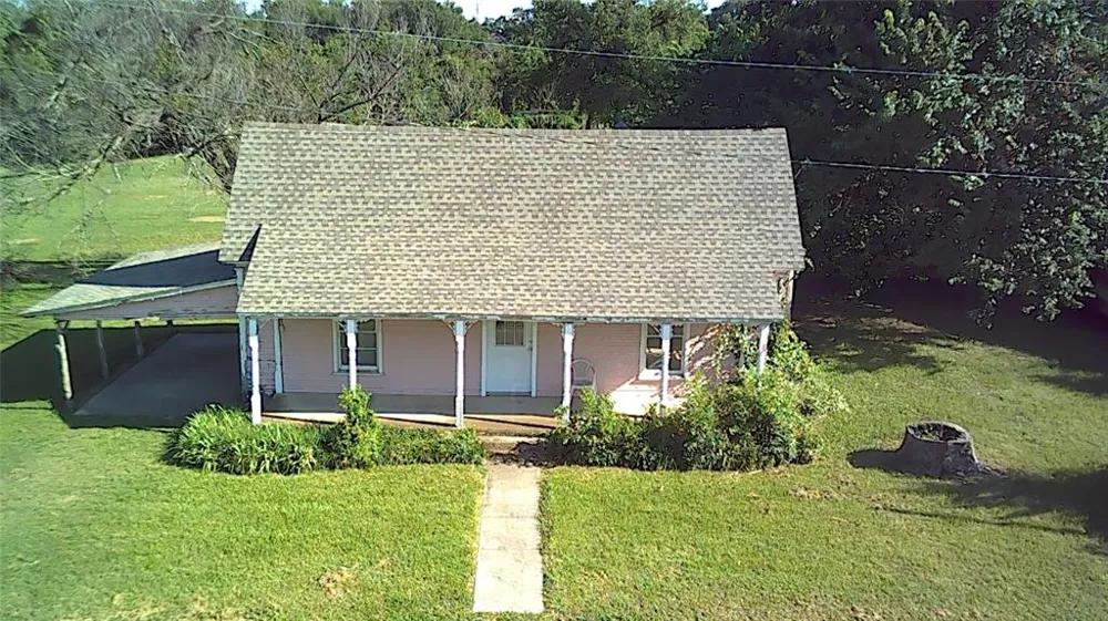 208 Optimist Road Springtown, TX 76082