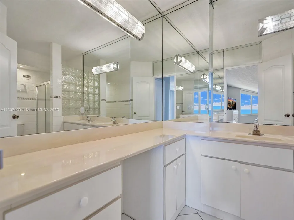 3725 S OCEAN DR #1506 Hollywood, FL 33019