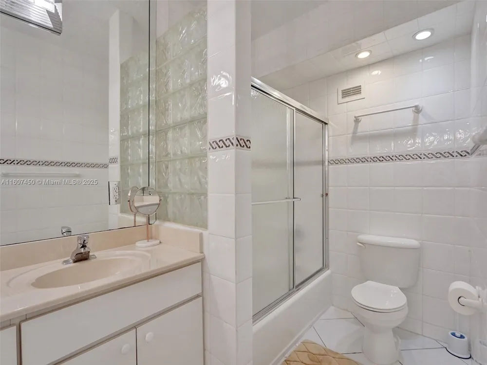 3725 S OCEAN DR #1506 Hollywood, FL 33019