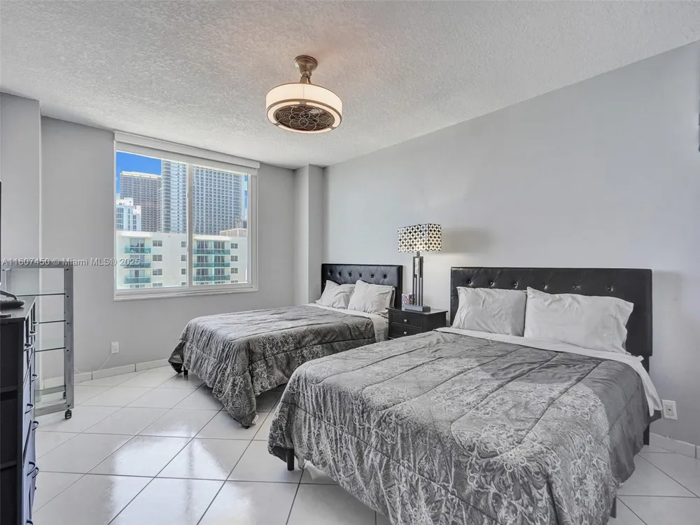 3725 S OCEAN DR #1506 Hollywood, FL 33019