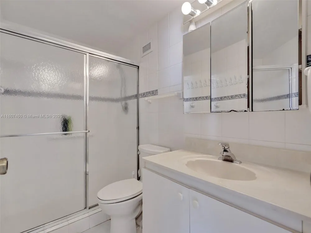 3725 S OCEAN DR #1506 Hollywood, FL 33019