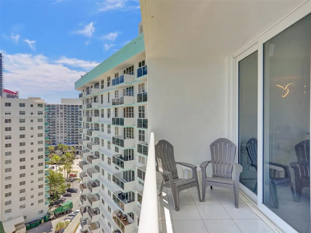3725 S OCEAN DR #1506 Hollywood, FL 33019