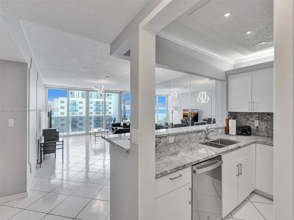 3725 S OCEAN DR #1506 Hollywood, FL 33019