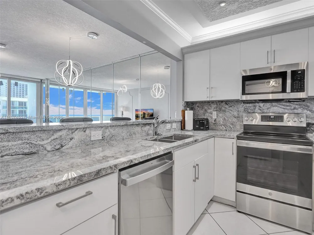 3725 S OCEAN DR #1506 Hollywood, FL 33019