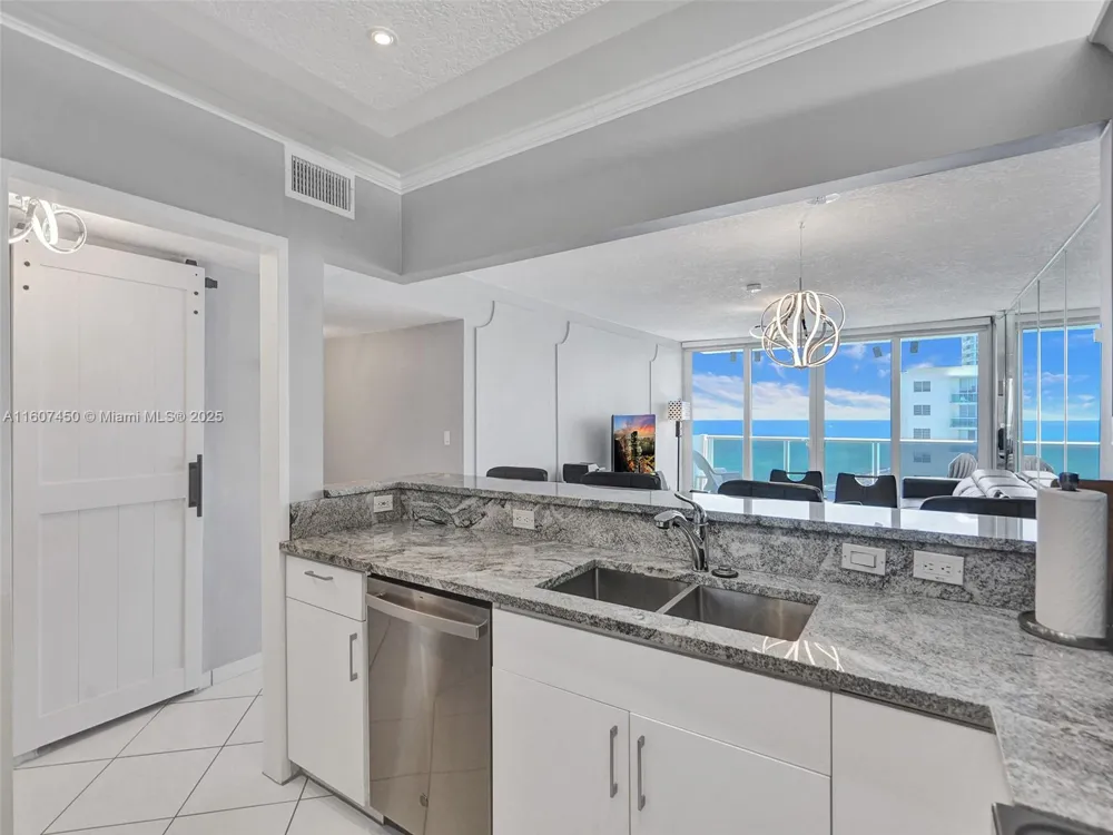 3725 S OCEAN DR #1506 Hollywood, FL 33019