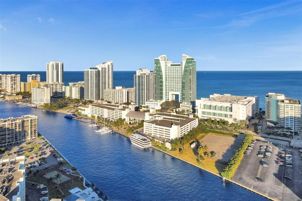 3725 S OCEAN DR #1506 Hollywood, FL 33019