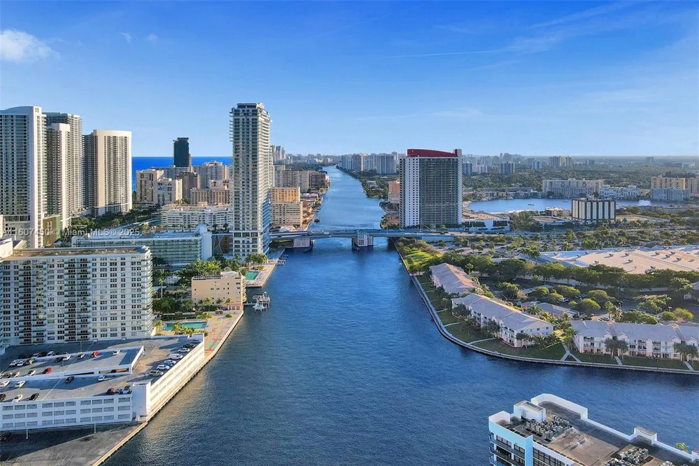 3725 S OCEAN DR #1506 Hollywood, FL 33019