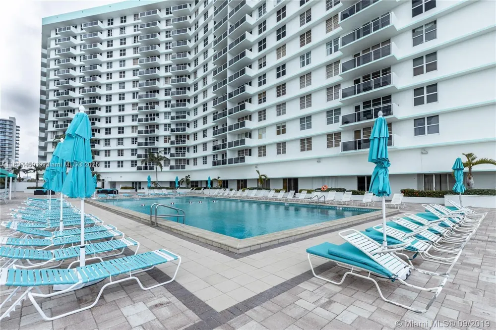 3725 S OCEAN DR #1506 Hollywood, FL 33019