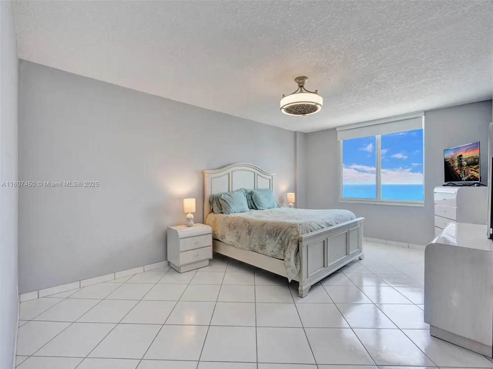 3725 S OCEAN DR #1506 Hollywood, FL 33019