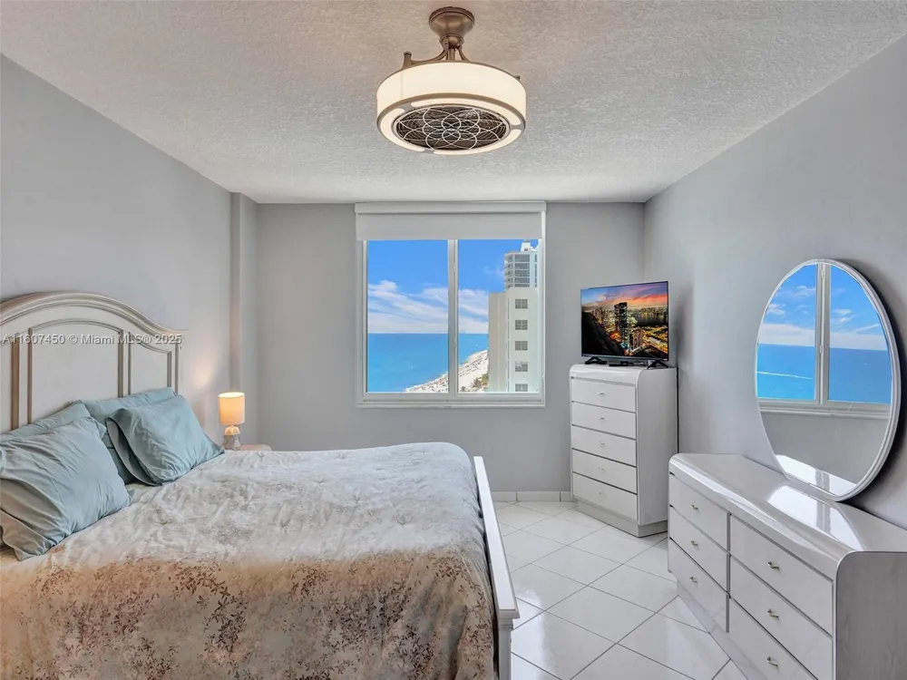 3725 S OCEAN DR #1506 Hollywood, FL 33019