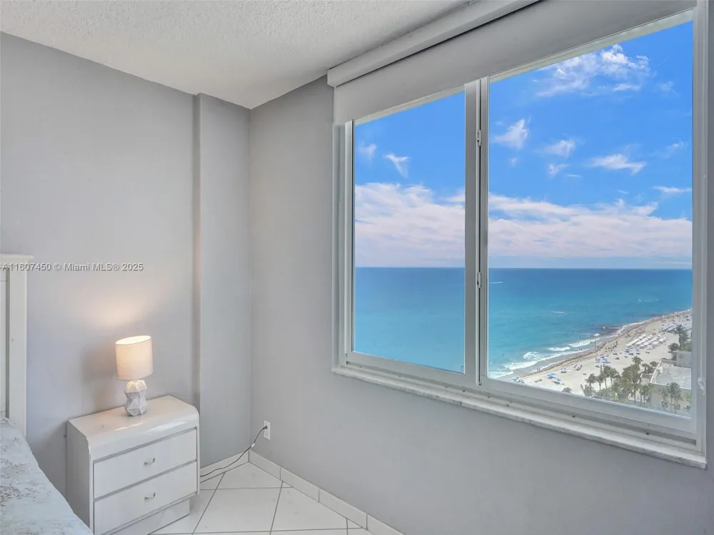 3725 S OCEAN DR #1506 Hollywood, FL 33019