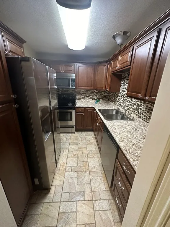 8 W Mesquite Avenue Rogers, TX 76569