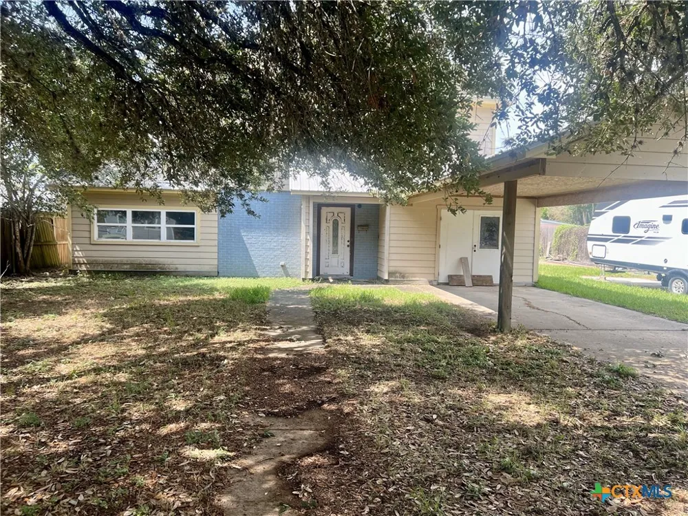 305 E Second Street Cuero, TX 77954