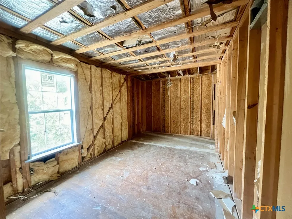 305 E Second Street Cuero, TX 77954
