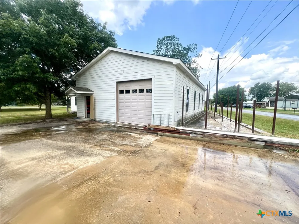 1902 MCLEOD STREET Cuero, TX 77954