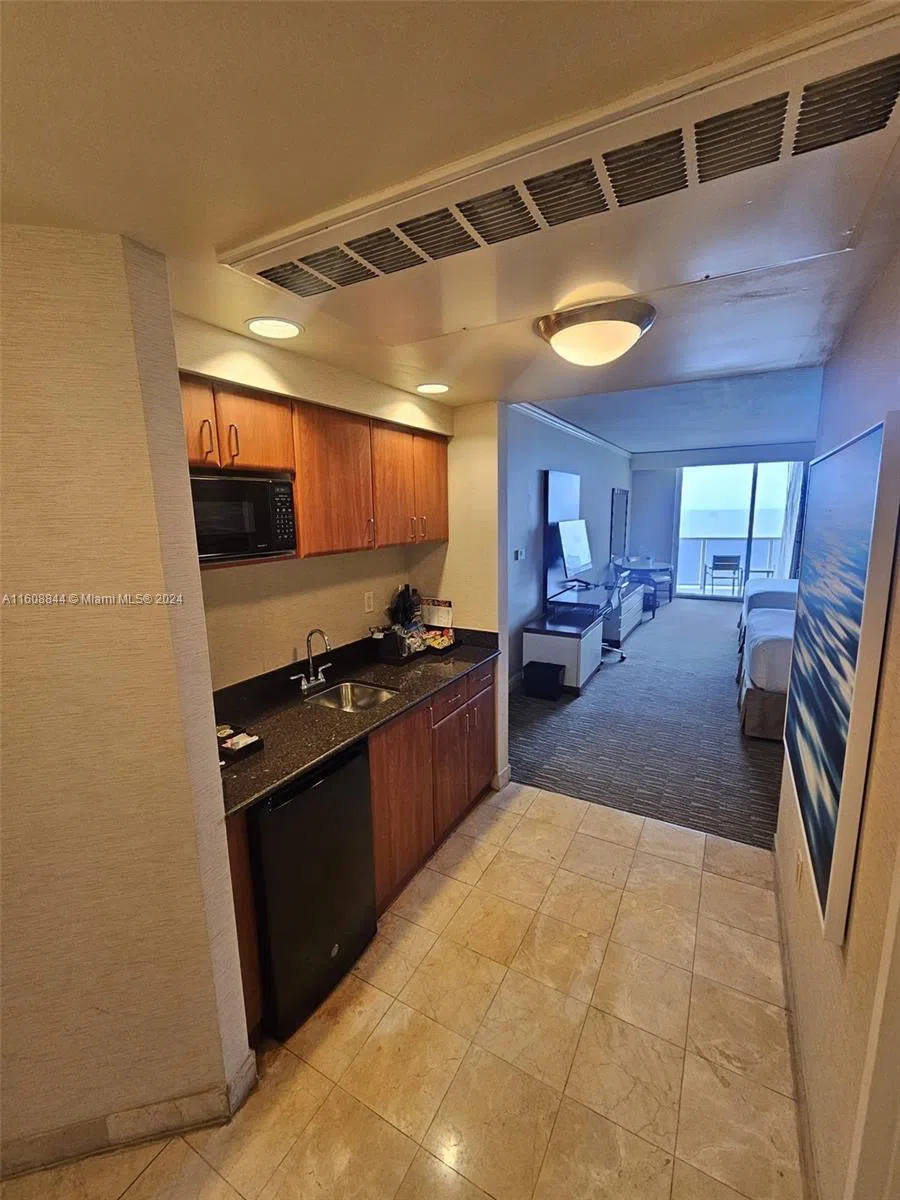 18001 Collins Ave #2610 Sunny Isles Beach, FL 33160
