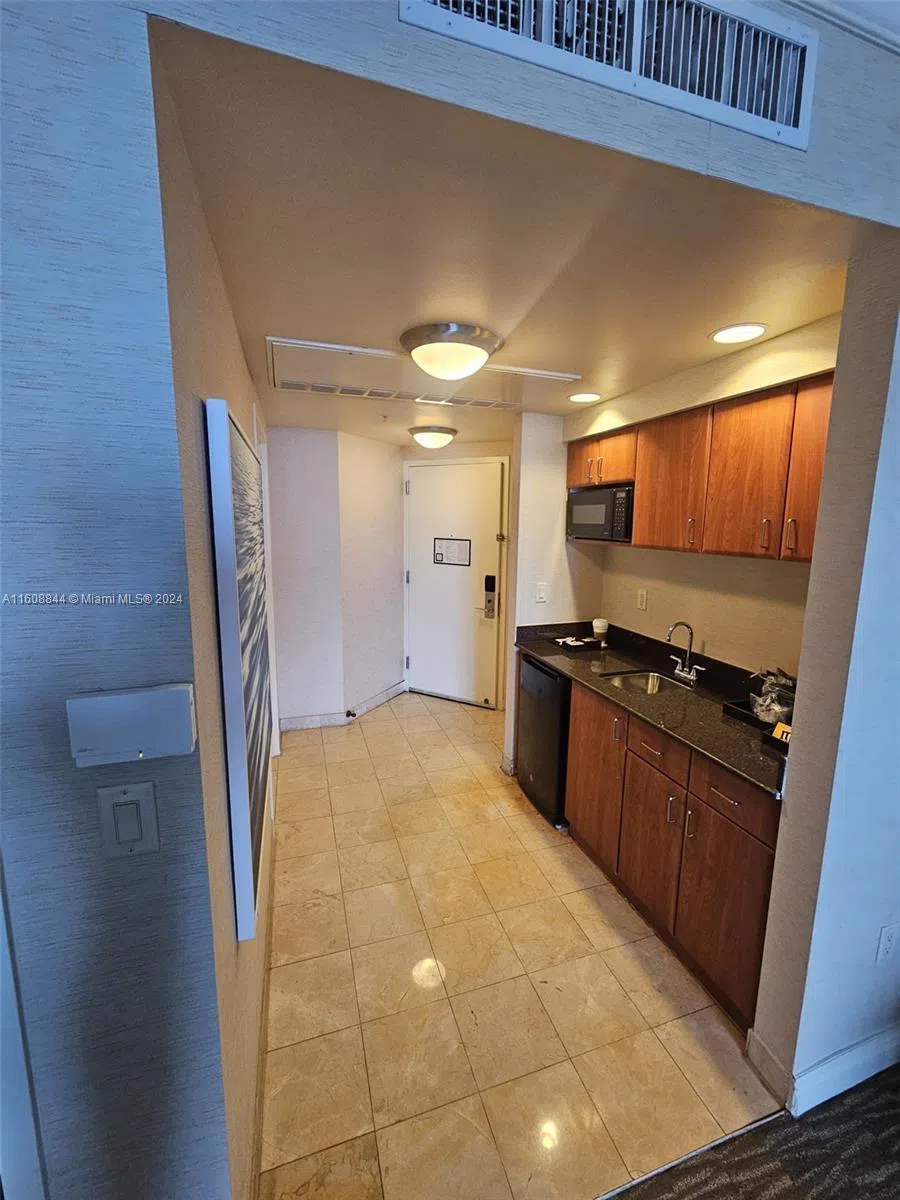 18001 Collins Ave #2610 Sunny Isles Beach, FL 33160