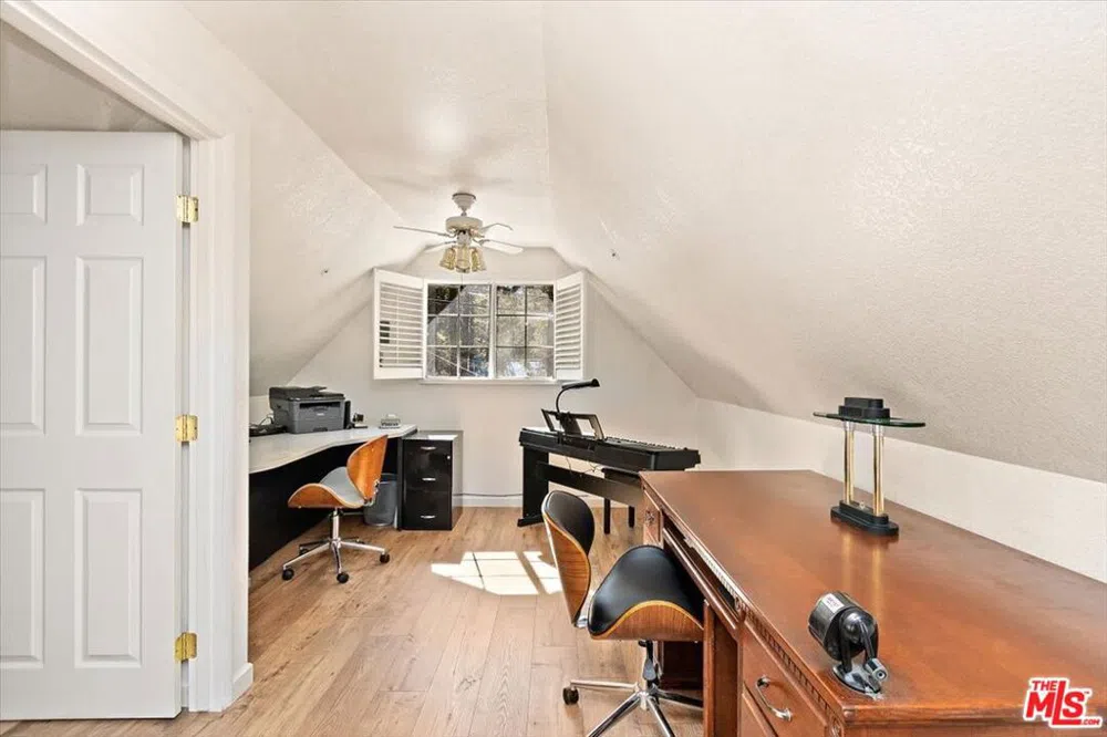 39226 Shore Drive Fawnskin, CA 92333