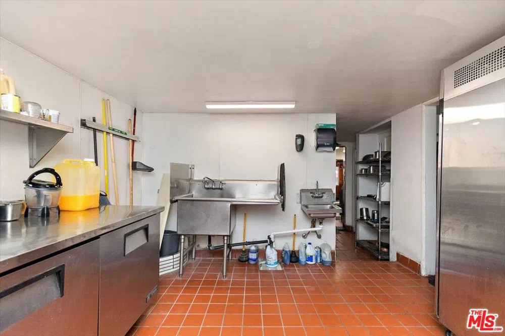 39226 Shore Drive Fawnskin, CA 92333
