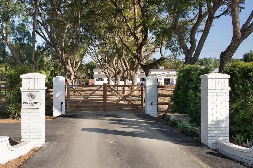 16147 Via De Santa Fe Rancho Santa Fe, CA 92067