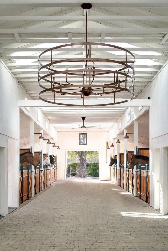 16147 Via De Santa Fe Rancho Santa Fe, CA 92067