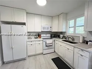 Address Not Shown Hollywood, FL 33021