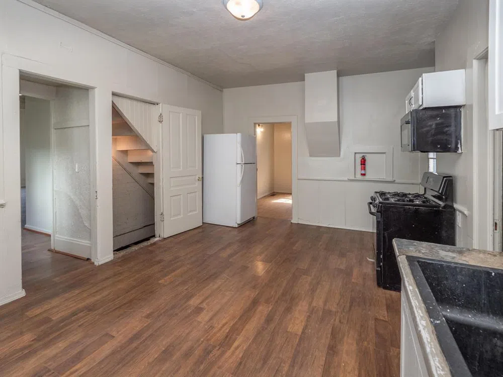 935 W Lovell Street Kalamazoo City, MI 49007