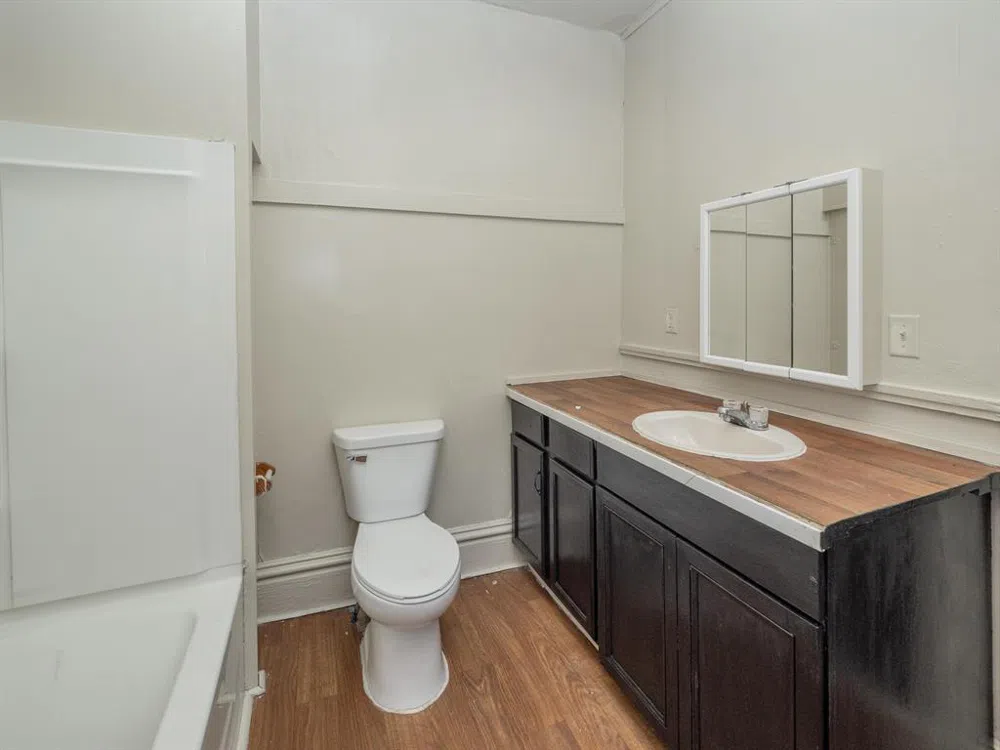 935 W Lovell Street Kalamazoo City, MI 49007
