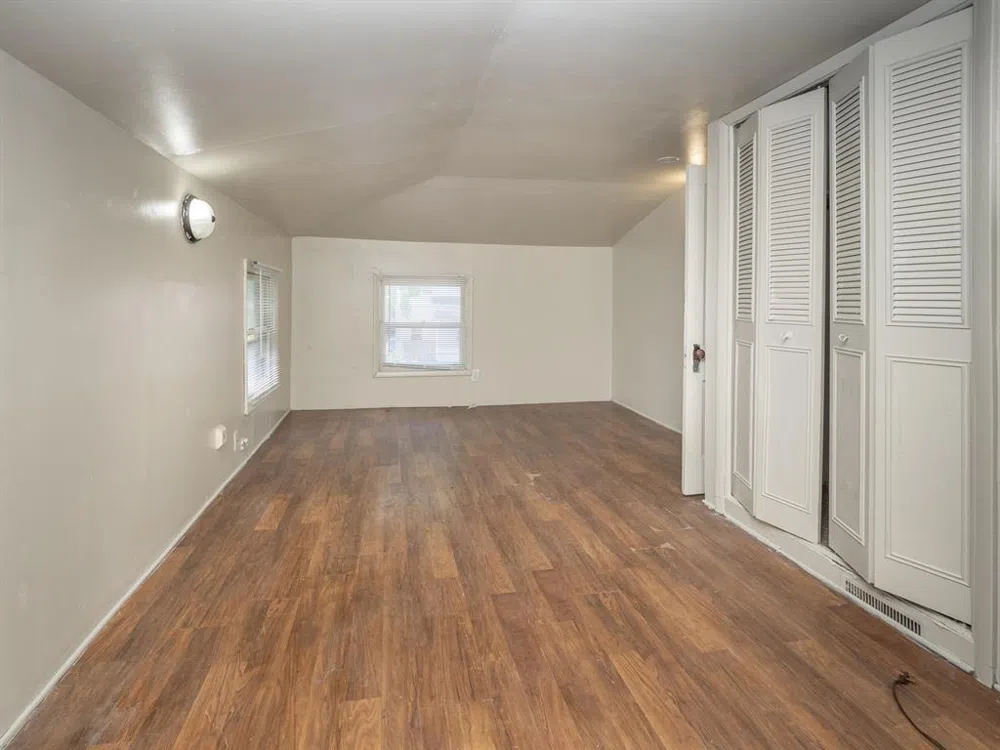 935 W Lovell Street Kalamazoo City, MI 49007