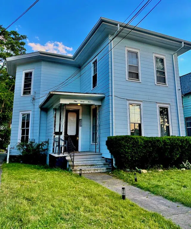935 W Lovell Street Kalamazoo City, MI 49007