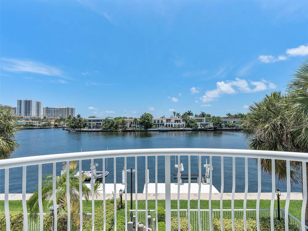 21301 NE 38th Ave #58 Aventura, FL 33180