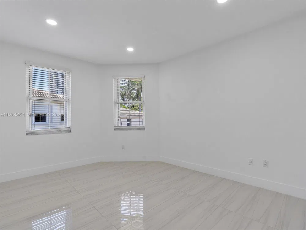 21301 NE 38th Ave #58 Aventura, FL 33180