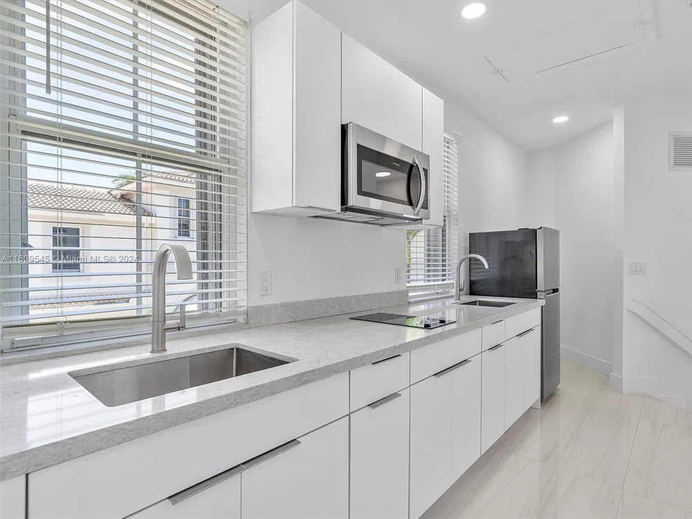 21301 NE 38th Ave #58 Aventura, FL 33180