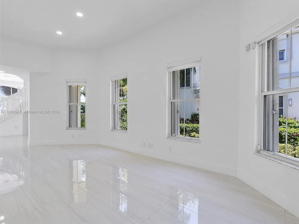 21301 NE 38th Ave #58 Aventura, FL 33180