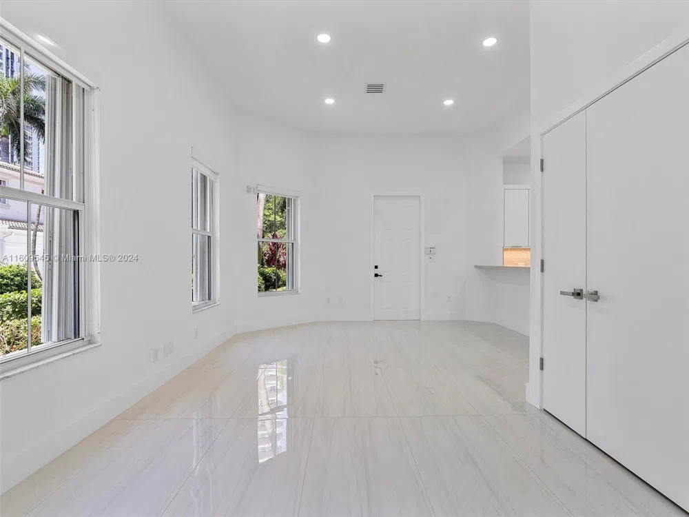 21301 NE 38th Ave #58 Aventura, FL 33180