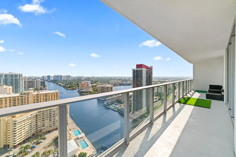 4010 S Ocean Dr #R2409 Hollywood, FL 33019