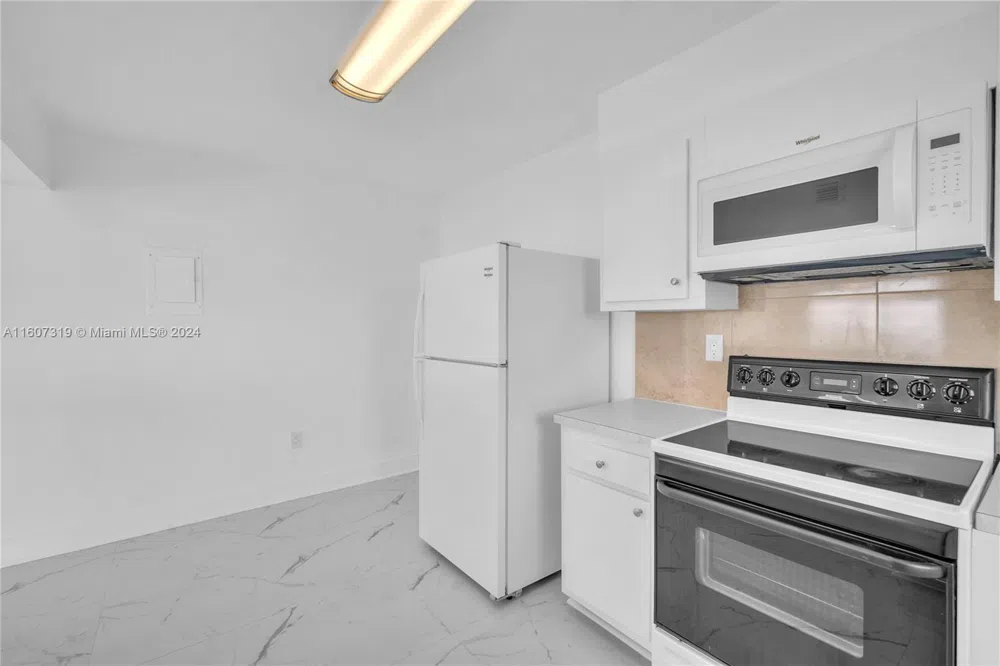 2780 NE 183rd St #1601 Aventura, FL 33160