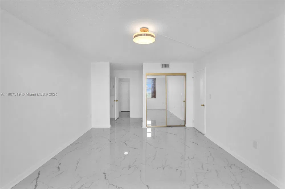 2780 NE 183rd St #1601 Aventura, FL 33160