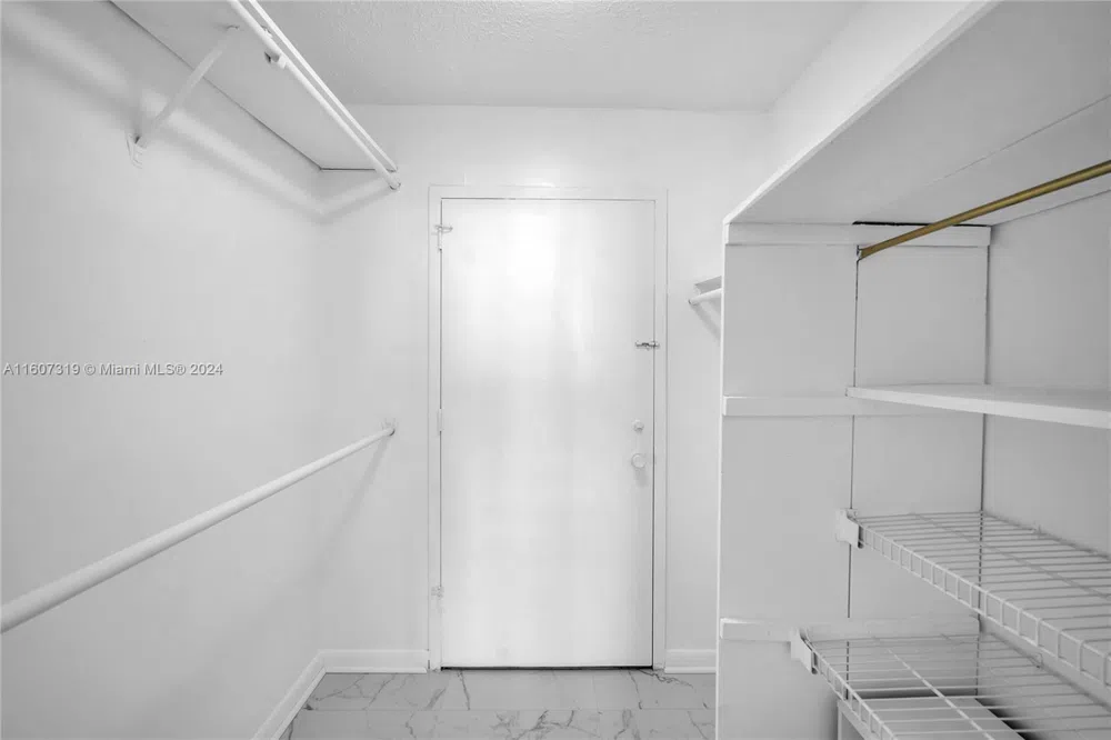 2780 NE 183rd St #1601 Aventura, FL 33160