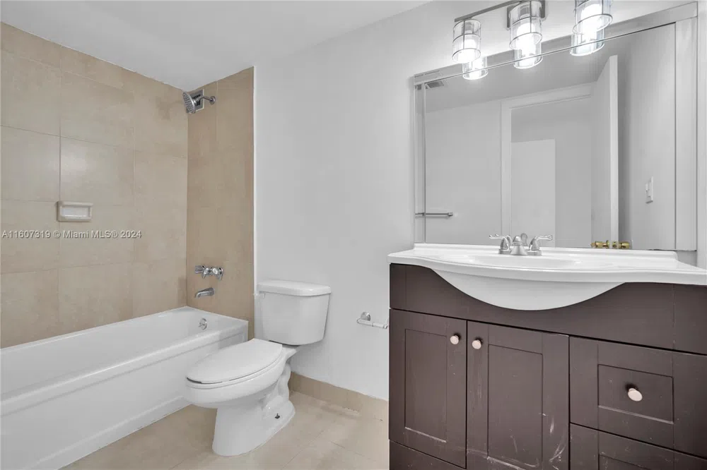 2780 NE 183rd St #1601 Aventura, FL 33160