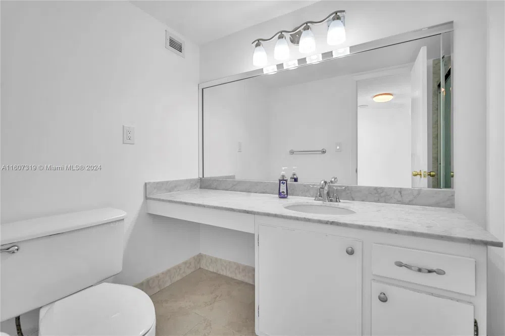 2780 NE 183rd St #1601 Aventura, FL 33160